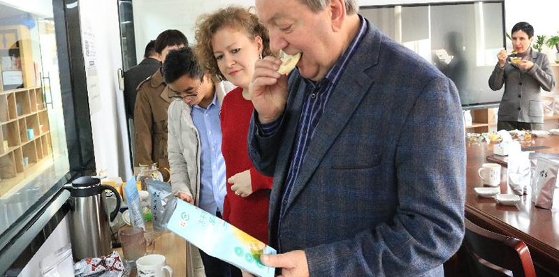  Russische Kunden besuchten die BOLAIKE-Produktionsanlage in Jiangsu, führten eine Inspektion der Gefriertrocknungsanlage vor Ort durch und erzielten eine vorläufige Kooperationsvereinbarung.